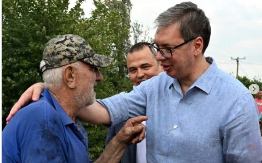 VUČIĆ PORUČIO: Otvaramo kol centre širom Srbije, pomoć stiže odmah