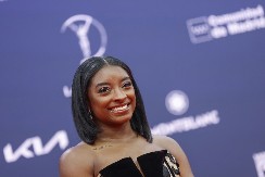 SVETSKA ŠAMPIONKA PODELILA FOTOGRAFIJE U KUPAĆEM, SVI KOMENTARIŠU SAMO JEDNO Je l' uradila grudi ili nije?