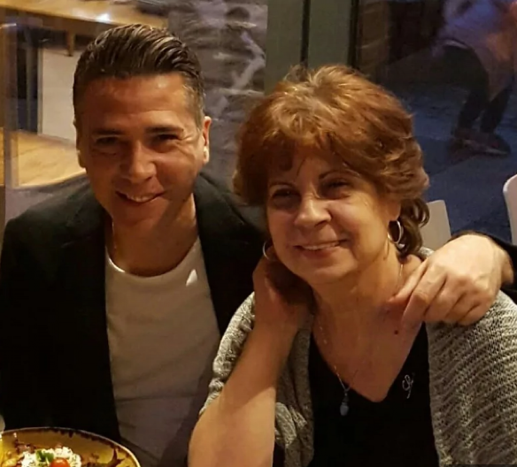 MAJKA ŽELJKA JOKSIMOVIĆA GODINAMA POKUŠAVA DA SE IZLEČI Lekari ne mogu da joj pomognu: "Pije konjske antibiotike"