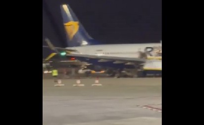 PREŽIVELI SU PAKAO! Putnici "Rajanaera! skakali sa krila, 18 povređenih – kompanija sve zataškava (VIDEO)