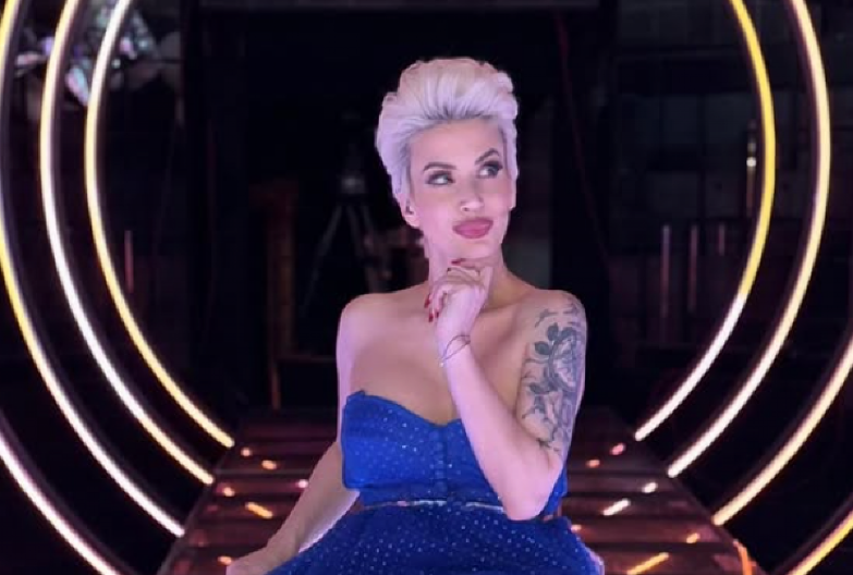 "NEKA SAM IZOPERISANA" Dušica Jakovljević se skinula u kupaći i pokazala obline koje obaraju s nogu (FOTO)