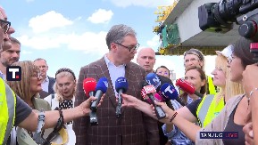 "JEDNO JE KONTEJNER POLITIKA, A JEDNO NAPREDAK SRBIJE" Vučić zalepio blokadere: Ovo ostaje iza nas, a šta ostaje iza njih, osim smeća van kontejnera?