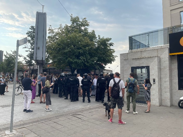 SLOM OBOJENE ILUZIJE I POLITIČKOG "FRANKENŠTAJNA" Između liberalne Mile i nacionalističkog Mila, srpski narod izabrao Aleksandra Vučića!