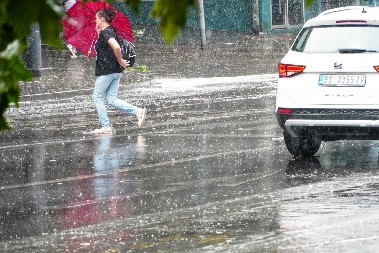 SPREMITE SE! RHMZ najavio kišu i grmljavinu u Beogradu – evo dokle traje lom!