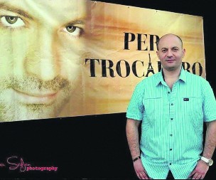 U PESMI I SRCIMA ZAUVEK - PERO TROKADERO Šest godina tuge, sećanje na neponovljivog pevača velike duše