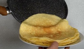 NIJE KISELA VODA, NEGO NEŠTO JOŠ BOLJE Evo kako da palačinke ostanu sveže danima, neće se skoreti i osušiti kada u smesu dodate ovo