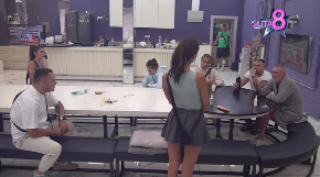 UDARA NA MRTVE MAJKE Nema kraja njenim morbidnostima, javnost zgrožena ponašanjem učesnice Elite