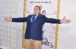 SMRŠAO 90 KILOGRAMA Glumac se bukvalno prepolovio, od bucmastih obraza ni traga, skroz je fit