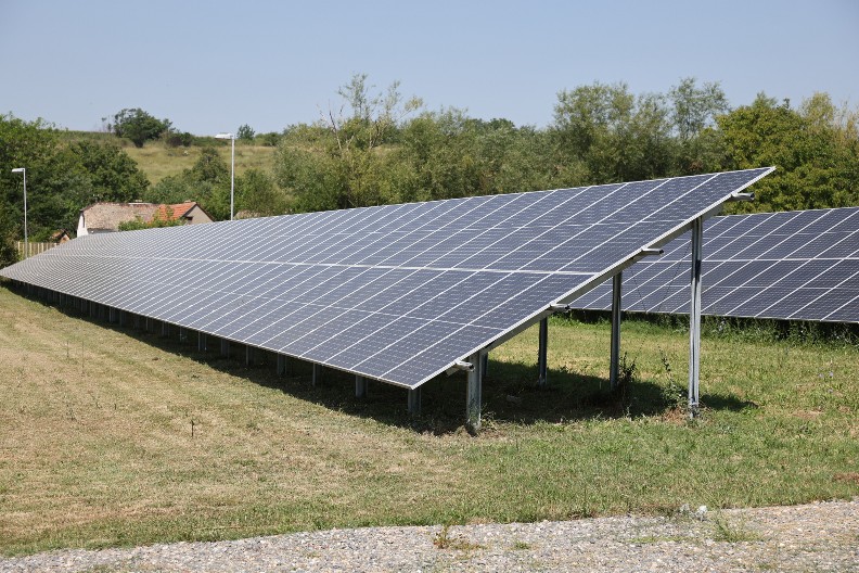 SOLARNE ELEKTRANE NA OBJEKTIMA NIS-A Ušteda električne energije uz smanjenje emisije ugljen-dioksida