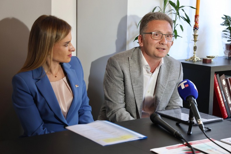 Nova elektronska usluga za osobe sa invaliditetom: povraćaj PDV-a pri uvozu vozila dostupan na Portalu eUprava