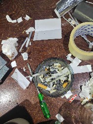 POLICIJSKI SLUŽBENICI OSETILI MIRIS OPOJNE DROGE IZ LOKALA! Profesor FILUM-a koji predvodi proteste uhvaćen sa marihuanom u Kragujevcu! (FOTO)