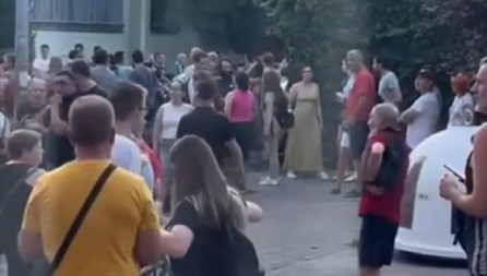 TROJE BLOKADERA PRIVEDENO MUP: Proveren identitet 138 osoba