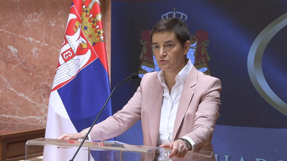 BRNABIĆ O NAPADU NA PORODICU I DOM MILOŠA VUČEVIĆA: Fašističke metode ZGUBIDANA! Žele da linčuju, proteraju, strpaju u logore...  Zamislite da takvi ljudi budu vlast!