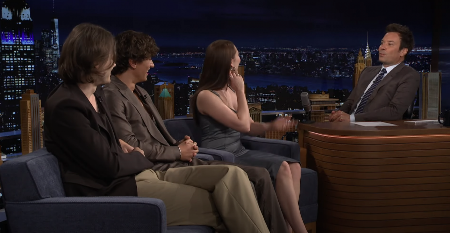 LOLA ZAMALO DA SE ONESVESTI Glumica nije verovala da će ovo videti na koncertu, u pitanju je pevačica milijarderka