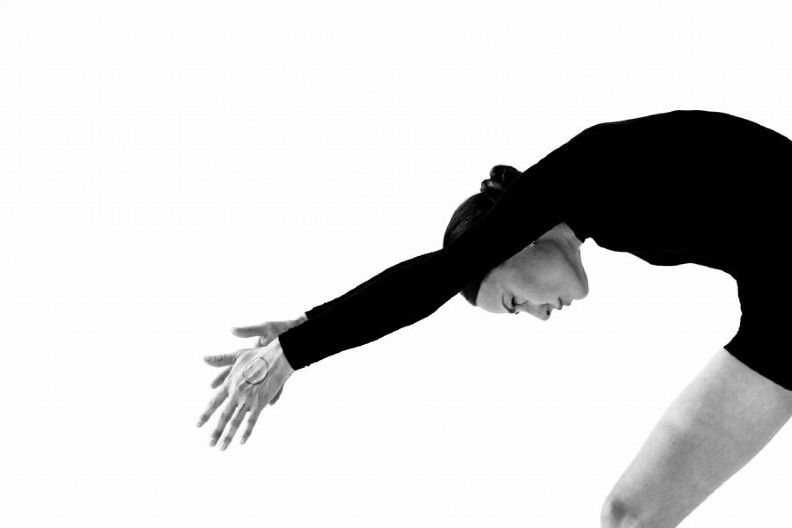 NAJAVLJEN  PLESNI PERFORMANS NATIJE BUNTURI Umetnica iz Gruzije u svom nastupu spaja moderan i klasičan izraz