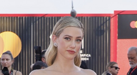 ZBOGOM PLAVOJ KOSI Prelepa glumica napravila drastičnu promenu, evo u koju nijansu se ofarbala