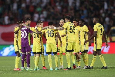 FUDBAL U PUNOM SJAJU Zvezdinom dželatu se desilo nešto o čemu priča ceo sportski svet (VIDEO)