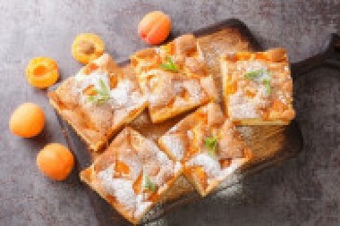 KOLAČ S KAJSIJAMA MEKAN KAO DUŠA Poćiće vam voda na usta koliko je sočan