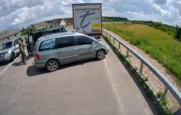 LOPATOM PROTIV SVIH! Ukrajinac napao regrutni centar – i pobedio! (VIDEO)