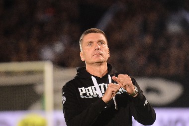 BLAGOJEVIĆ NAJAVIO PROMENE U SASTAVU PARTIZANA: Protiv AEK-a atmosfera kakva nije bila 10 godina