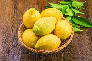 MIRA JE ZABOLA LOVOROV LIST U LIMUN Rezultat je oduševio, sada stalno koristi ovaj trik!