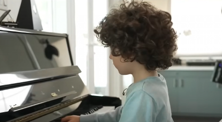 IMA 5 GODINA I SVIRA KAO MOCART Aleka s razlogom zovu čudom od deteta, ovo morate da čujete