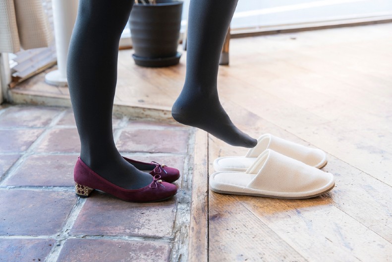 "TO RADE SAMO ONI BEZ PARA I OBRAZOVANJA" Večita rasprava o izuvanju u gostima podelila Srbe, a sad se i Evropljani svađaju!