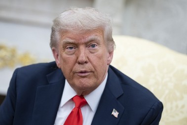 "IMAMO DOGOVOR, ORUŽJE ĆE STIĆI U UKRAJINU!" Tramp objavio užasnu vest, zabio prst u oko Putinu!