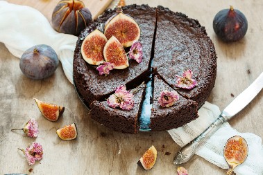 JEDNOSTAVNI KOLAČ SA SMOKVAMA Sve se samo pomeša i peče, a pomera granice dobrog ukusa