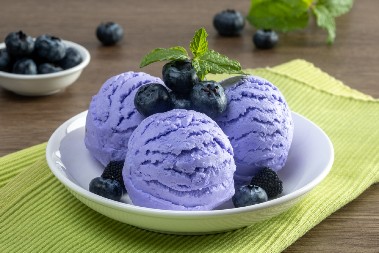 DOMAĆI SLADOLED OD BOROVNICA I ledi i sladi u isto vreme, i dupla mera će biti malo