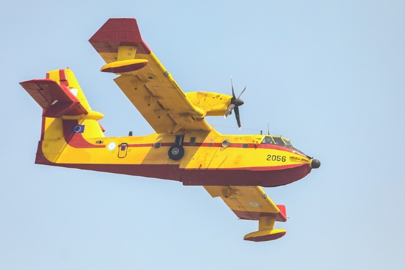 PRVI SNIMCI DRAME U GRČKOJ Avion sleteo u more, piloti se katapultirali (VIDEO)