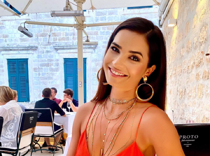 MARIJA KARAN (43) POKAZALA TRBUŠNJAKE! Mišići se ocrtavaju, telo kao izvajano! (FOTO)