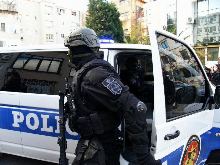 CRNA GORA NA NOGAMA! Spasilačke ekipe tragaju za dva nestala holandska državljanina na Durmitoru