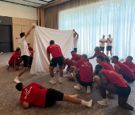 GIBRALTARCI SE LUDO ZABAVLJAJU Pogledajte šta rade fudbaleri Linkolna u hotelu pred meč sa Zvezdom (VIDEO)