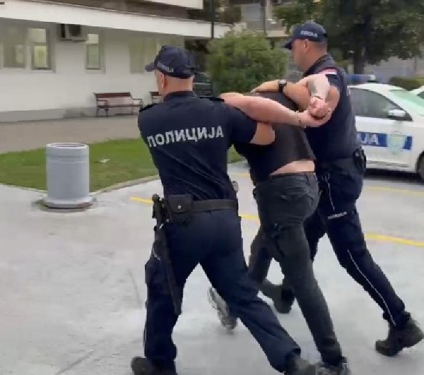 NAJNOVIJA VEST: Četvorica mudžahedinsko-blokaderskih siledžija upravo uhapšeni!