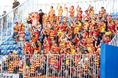 "KOSOVO JE SRCE SRBIJE" Navijači Jagjelonije vatreno dočekali Novi Pazar