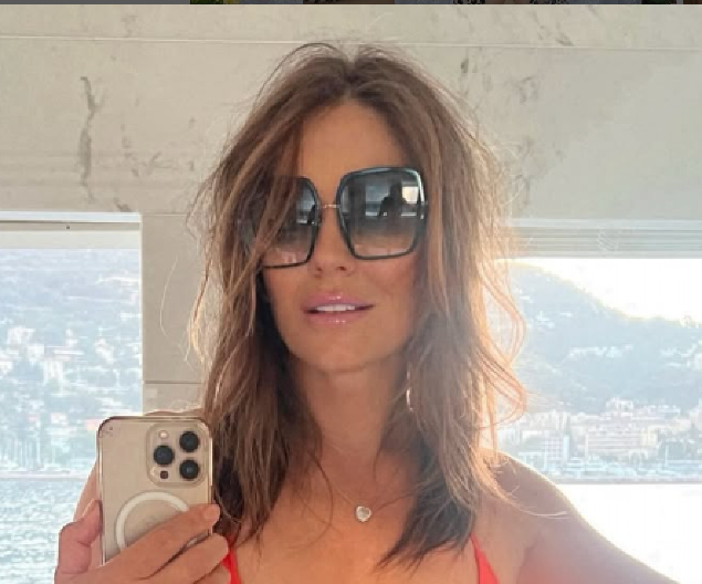 KAKVA MAJKA, TAKVA ĆERKA  Sa dobrim razlogom kažu da je dobila na lutriji dobrih gena - kad joj vidite mamu, trljaćete oči!