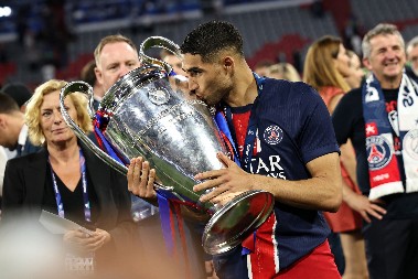 NEZAPAMĆEN SKANDAL POTRESA FRANCUSKU Fudbalskoj zvezdi PSŽ-a preti 15 godina zatvora zbog napastvovanja devojke?!