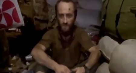 DANIMA JE LEŽAO OKRUŽEN LEŠEVIMA Neverovatno spasavanje ukrajinskog vojnika snimljeno kamerom, ranjen naleteo na minu (VIDEO)