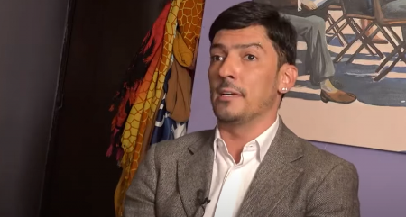 BIVŠI GLUMAC IZ FILMOVA ZA ODRASLE POSTAJE MINISTAR Digla se prašina u ovoj konzervativnoj zemlji