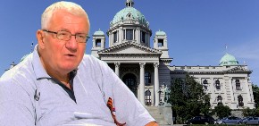 ŠEŠELJ NAJAVIO VRUĆU POLITIČKU JESEN Lider radikala otkrio šta su blokade