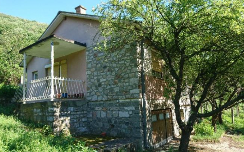 U prelepom delu Srbije daje 2 kuće za 42.000 evra: Ovo su detalji, u ponudi i bašta i voćnjak