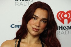 "ZNAČI SADA JE SRPKINJA? NE HVALA, PREVIŠE JE JADNA DA BI BILA NAŠA" Usijale se mreže nakon što je Dua Lipa dobila državljanstvo lažne države