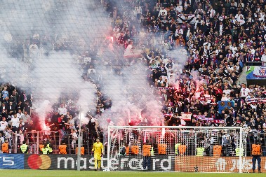 EPSKI SKANDAL U SPLITU Navijači Hajduka sramno vređali Srbe i po ko zna koji put zgrozili region