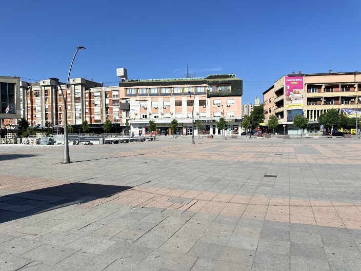 FLAŠA OD POLA LITRA IZAZVALA HAOS U CENTRU GRADA! Narod u Čačku zgranut nemilim prizorom, odmah reagovali nadležni