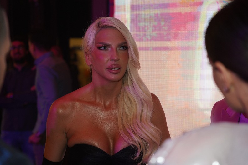 "OVAJ JOŠ PEVA? MISLILA SAM DA JE UMRO" Karleuša žestoko isprozivala starijeg kolegu, on se hitno oglasio!