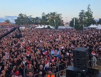 IMITIRAJU KLANJE SRBA! Ustaška proslava u Sinju, jezive scene u Hrvatskoj!