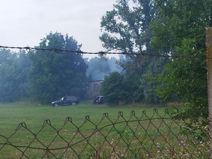 DETALJI POŽARA U BATAJNICI Goreo objekat u blizini vrtića (FOTO+VIDEO)