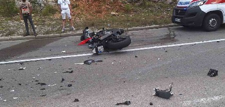 TEŠKA NESREĆA KOD ČAČKA Poginuo mladić (26), izgubio kontrolu nad motorom