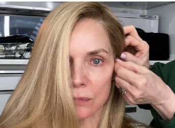 OVO JE LICE ŽENE SA 67 GODINA  Tajna mladolikog izgleda jedine holivudske dive koja nikada nije išla pod nož